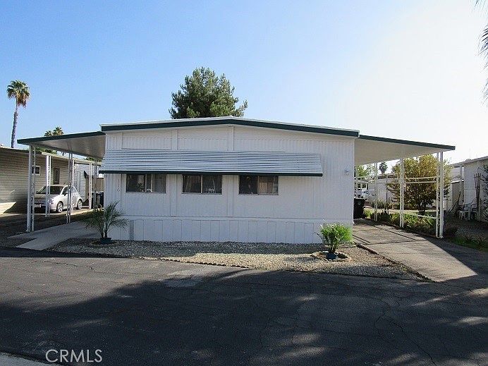 1st image of 332 N Lyon Ave Space 116