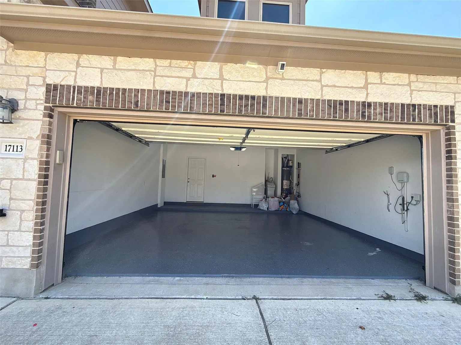 4 bed, 2.5 bath, 3200 sqft, $3,000 — Photo 3