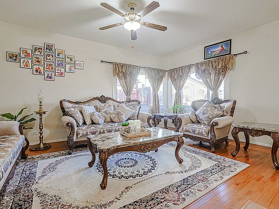 5th image of 555 Waikiki Dr