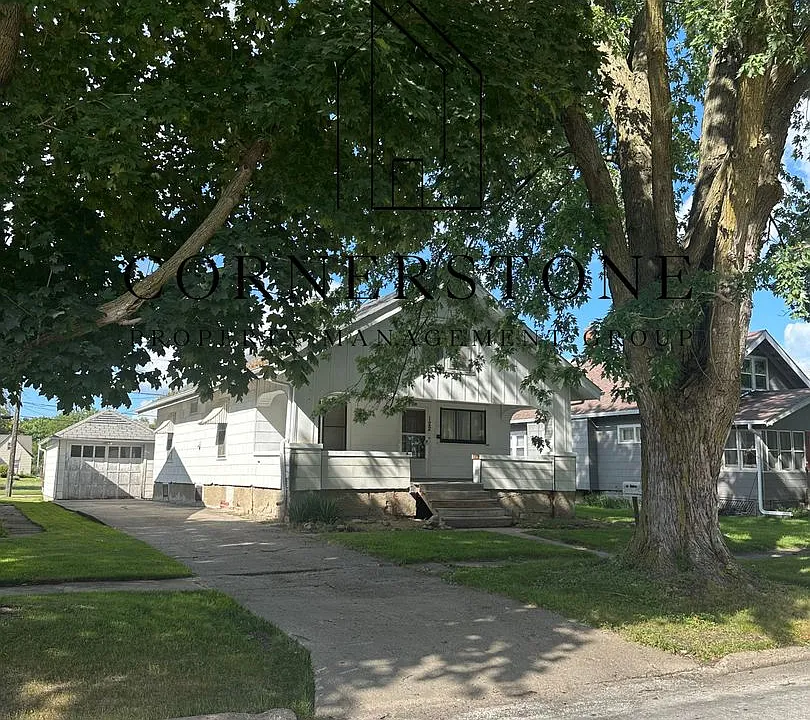 122 E Pleasant St
