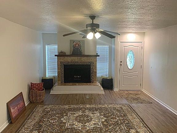 3rd image of 3914 Bonita Ln