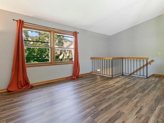4th image of 3703 Gershwin Ln N