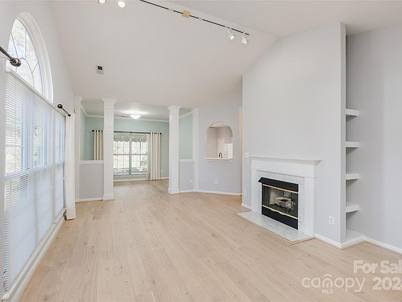 2nd image of 2219 Thorson Hill Ct