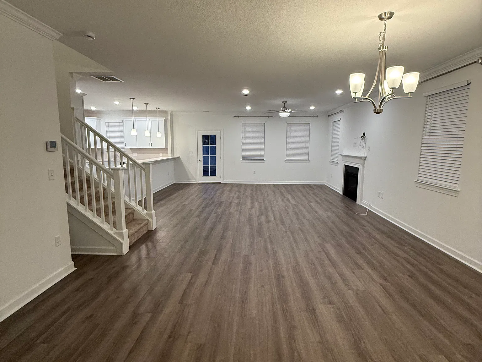 4 bed, 2.5 bath, 2445 sqft, $3,500 — Photo 2