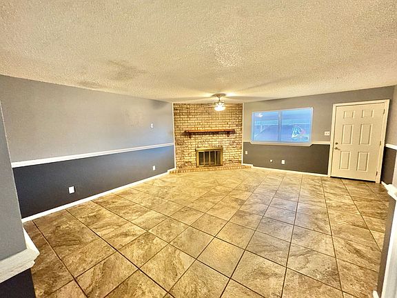 3rd image of 3312 N Vista Dr