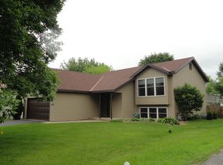 1795 Helena Rd N, Oakdale, MN 55128