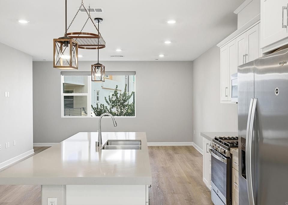 1st image of 1859 Posh Ln