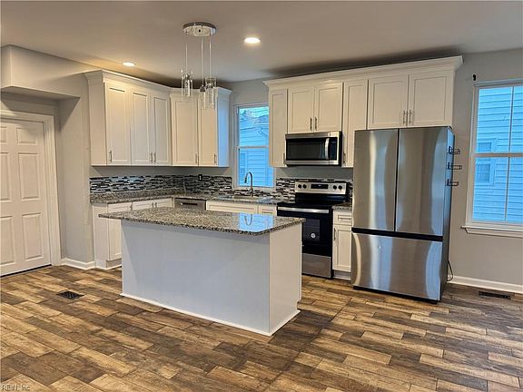 3rd image of 606 Washington St