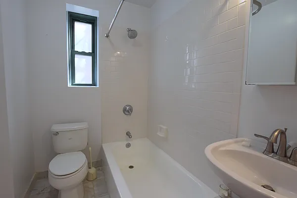 Rented by Botensten Properties International | media 42