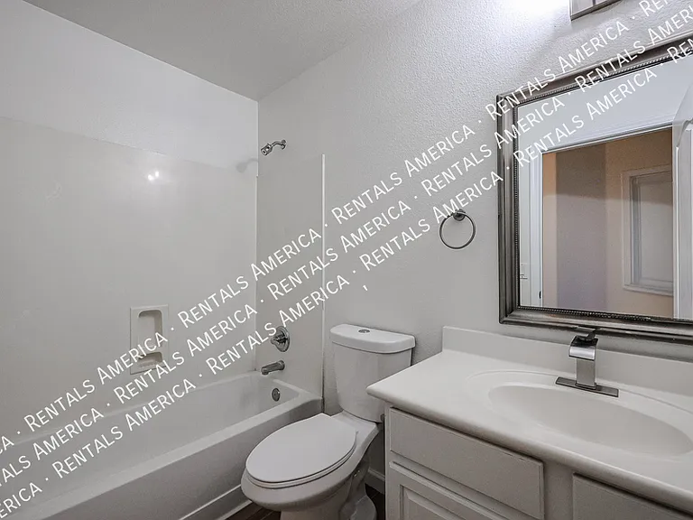 2276 S Bahama Dr — Photo 22