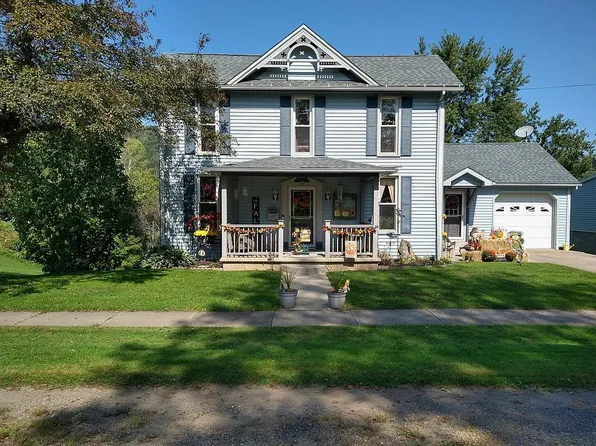 18 Bank St, Smethport, PA 16749