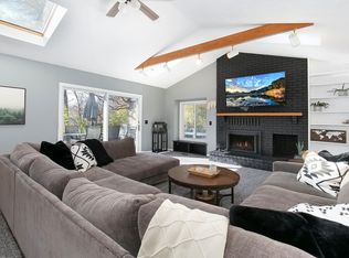 2208 Hopkins Xrds, Minnetonka, MN 55305