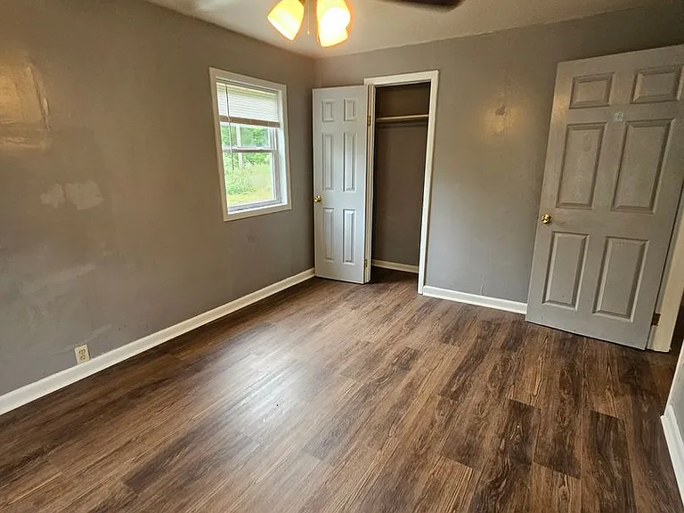907 Denver — Photo 10