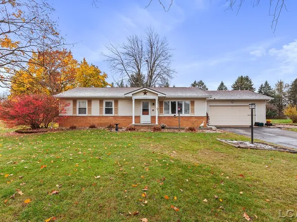 32 Crofton Ct, Adrian, MI 49221