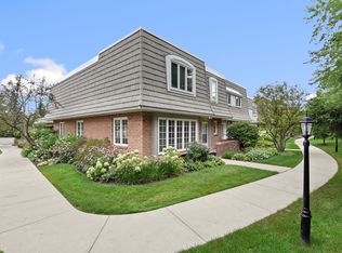 1459 Calais Cir, Highland Park, IL 60035