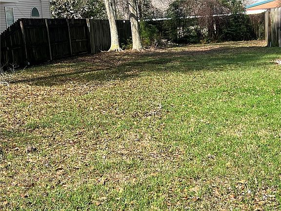 5th image of 622 Ramon St