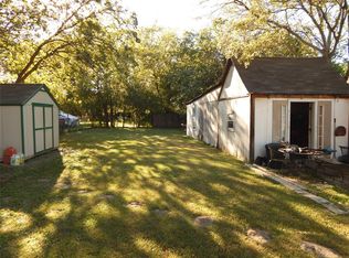 805 NE 33rd St, Grand Prairie, TX 75050