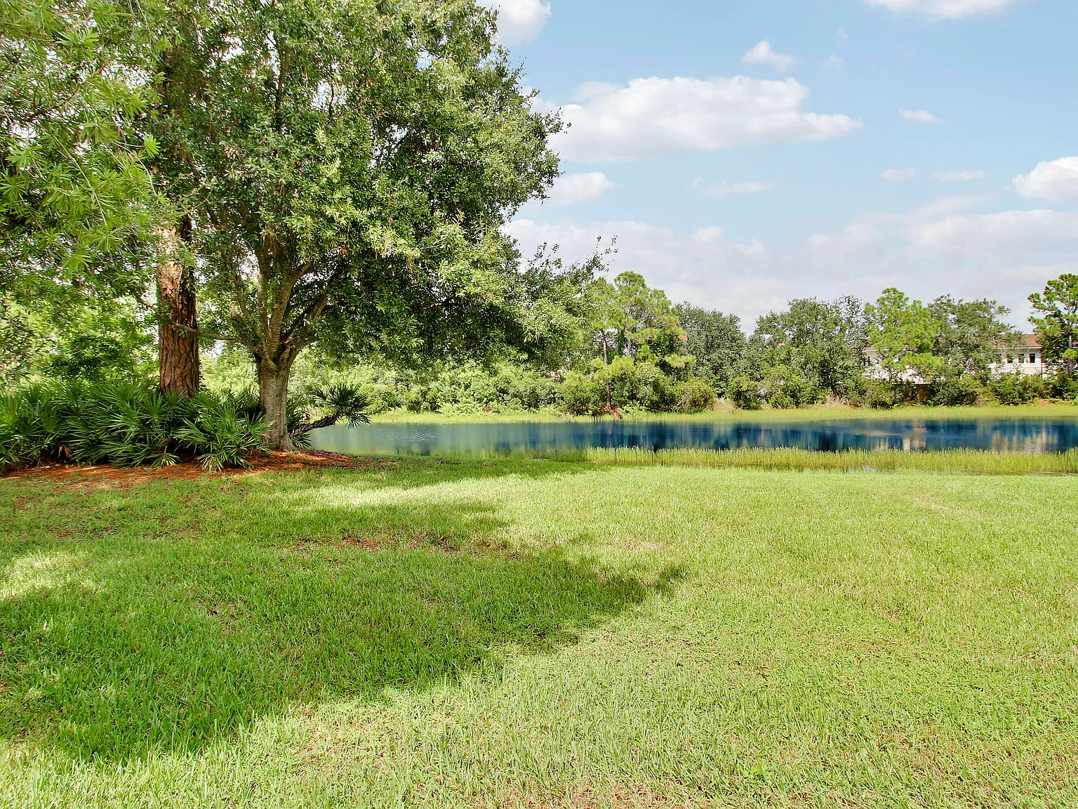 2 bed, 2.0 bath, 1454 sqft, $2,550 — Photo 2