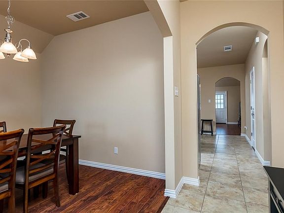 5th image of 1206 Royal Ave