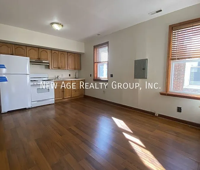 5026 Walnut St #3 — Photo 5