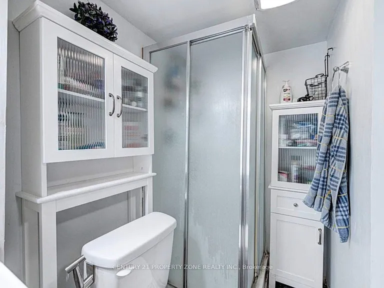 6 Roehampton Cres W #BASEMENT — Photo 6
