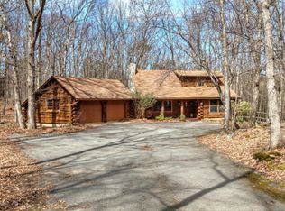 117 Dwarfskill Ct, Milford, PA 18337