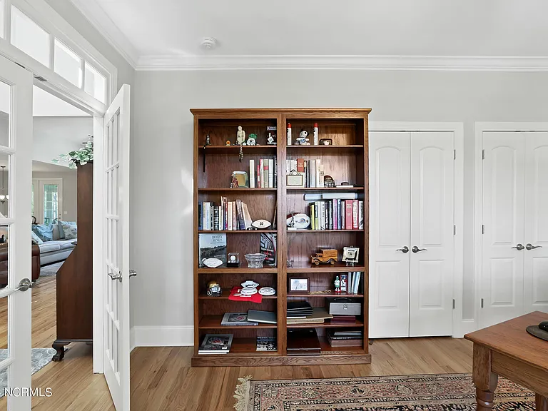 2746 Oak Forest Dr — Photo 9