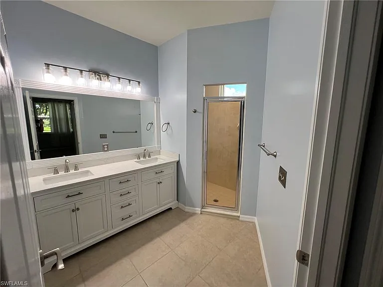 608 Crossfield Cir — Photo 6