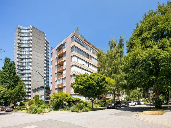 1315 Cardero St #401, Vancouver, BC V6G 2J2