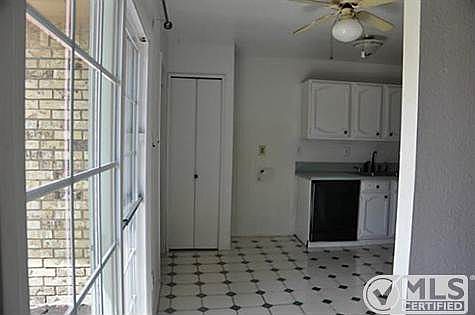 4th image of 1913 Glenbrook Meadows Dr