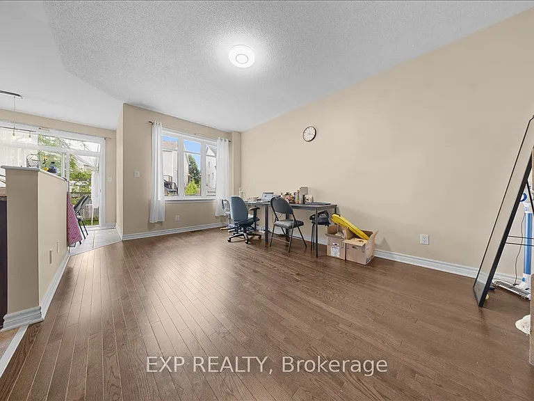 222 Badgeley Ave — Photo 8