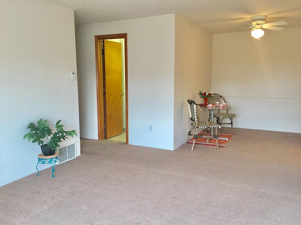 2nd image of 1817 S Nantucket Dr APT 201