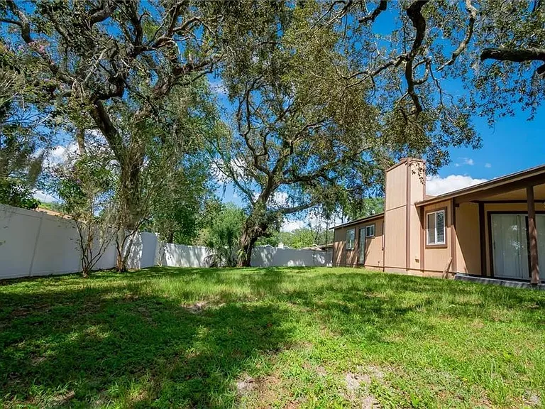 1512 Prairie Lake Blvd — Photo 4
