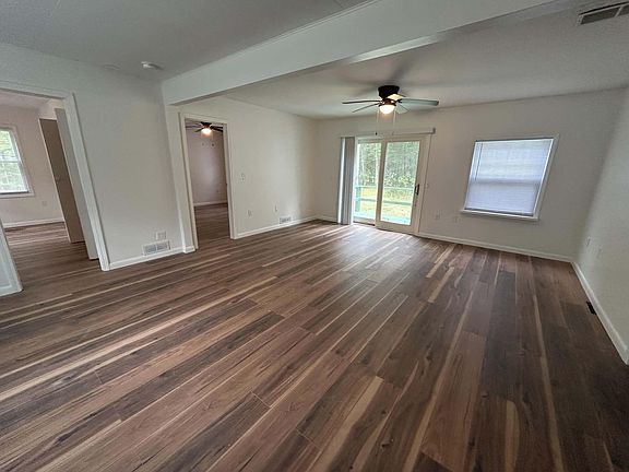 4th image of 2544 Park Rd