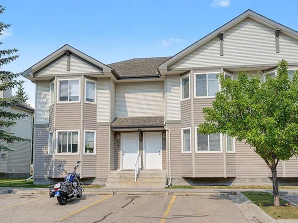 65 Royal Birch Vlg NW, Calgary, AB T3G 5V2