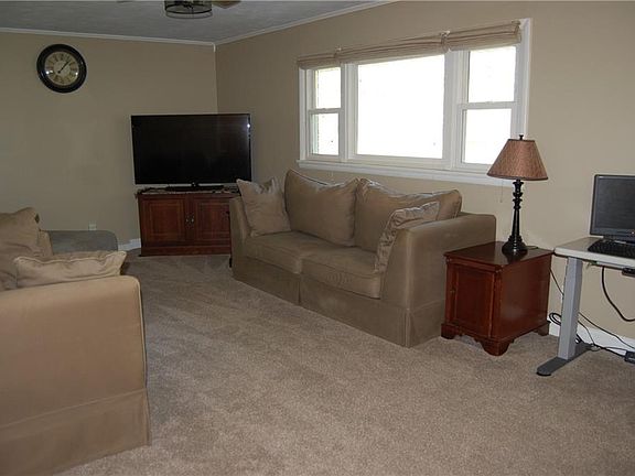 5th image of 643 Harper Ln