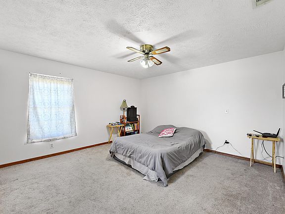 5th image of 790 SE Essex Dr