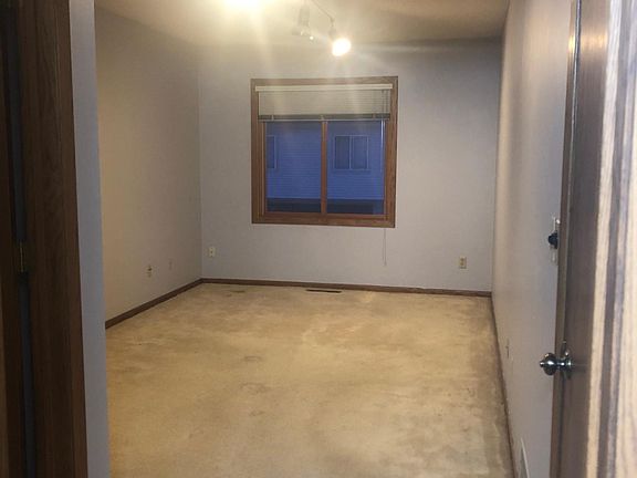 3rd image of 2333 Amberwood Dr
