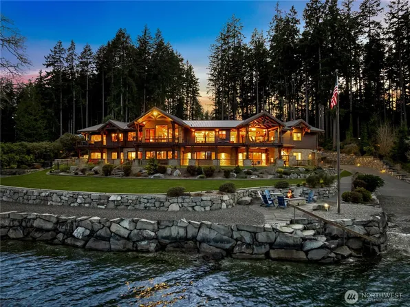 560 E Cronquist Road, Allyn, WA 98524