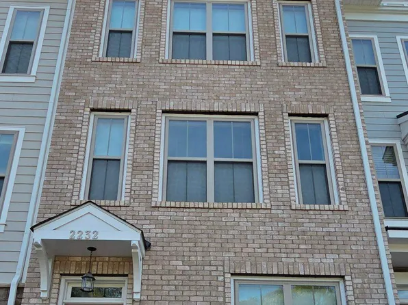 2232 S Glebe Rd, Arlington, VA 22204