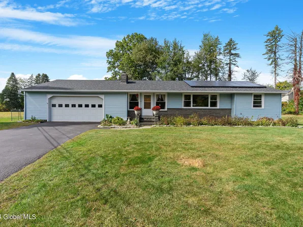 14 Van Buren Drive, Kinderhook, NY 12106