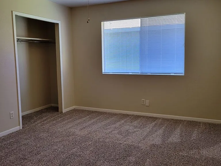 2206 Coach Dr — Photo 13