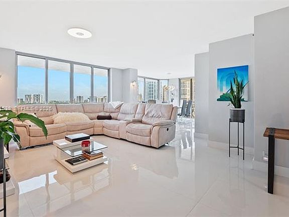 3rd image of 3600 Mystic Pointe Dr APT 1212