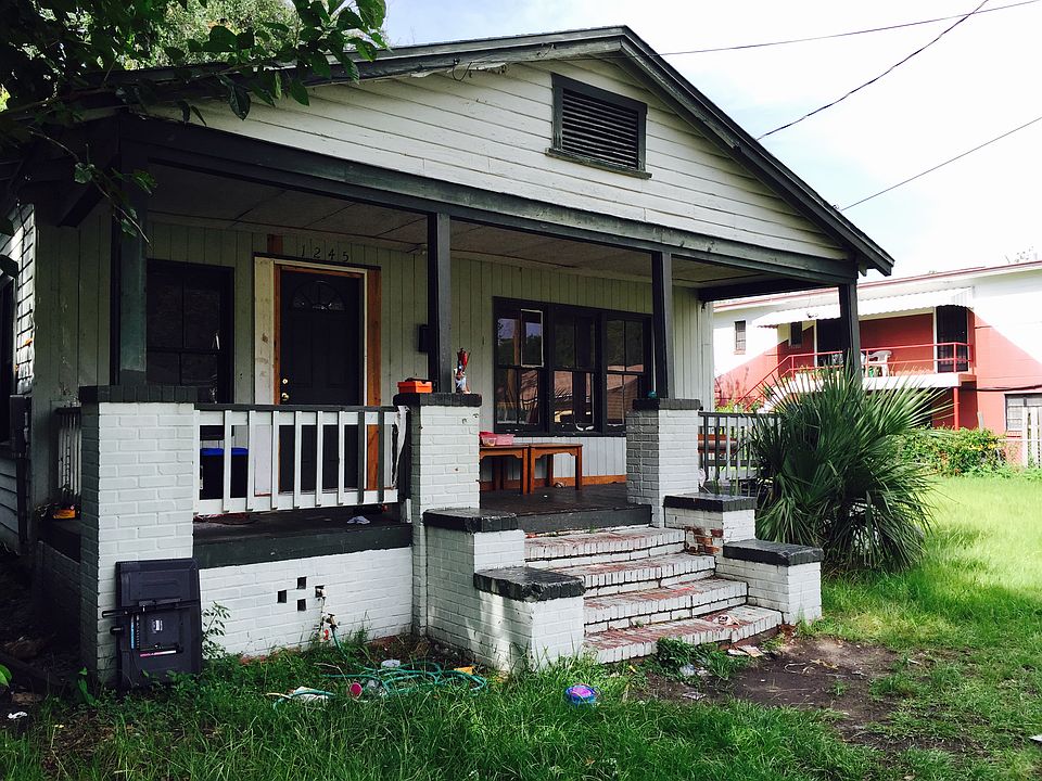 1st image of 1245 W 5th St