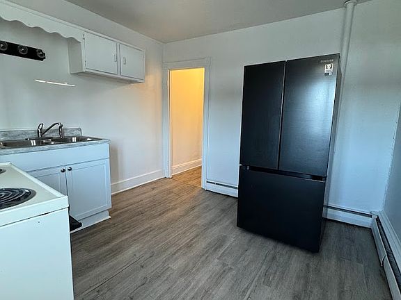 4th image of 623 Wallace St Unit 2