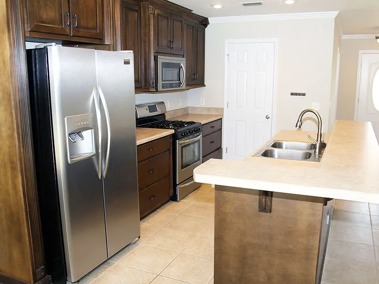 113 Stonehedge Dr — Photo 3