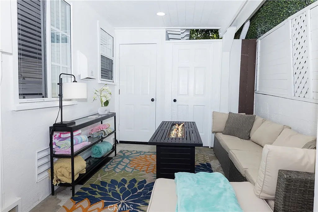 1 bed, 400 sqft, $3,995 — Photo 4