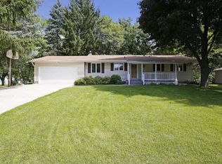 1601 Yorkshire Ave S, Minnetonka, MN 55305