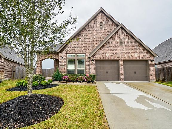 3rd image of 4115 Fenetre Forest Dr