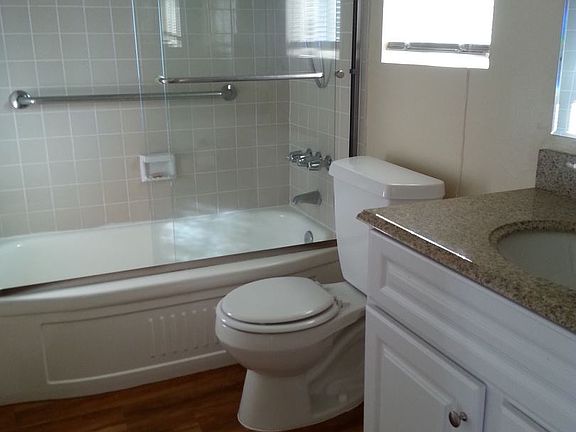 5th image of 1156 Hornblend St APT 02